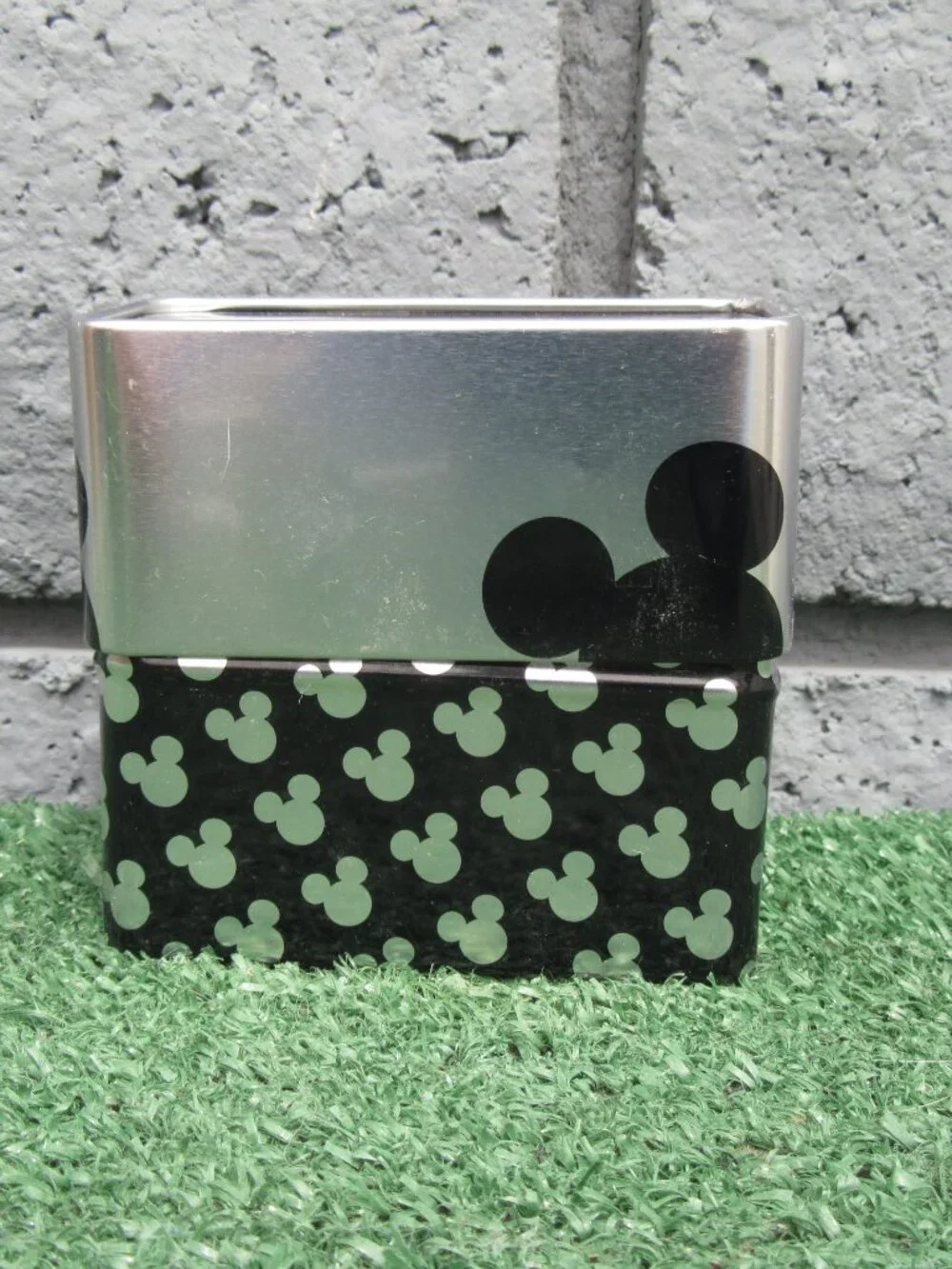 Brand New MZBerger Company Disney Mickey Mouse Wrist Watch MCK339 w/ Tin